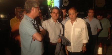 Artur Mas y Felip Puig, en Figueres, donde han valorado la afectación del incendio de l'Empordà