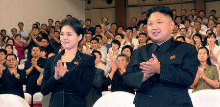 Kim Jong Un y su esposa Ri Sol Ju.