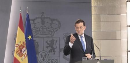 Archivo: Mariano Rajoy, en rueda de prensa en la Moncloa
