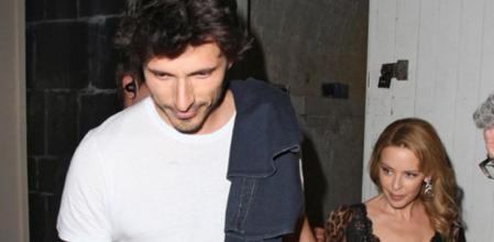 Andrés acompañó a Kylie al evento en el que no hubo posado en el photocall ni se les pudo ver juntos en el interior del acto.