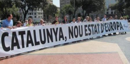 Imagen de la pancarta que liderará la manifestación independentista de la Diada