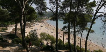 El espacio donde se construirá la zona de playa frente a la Platja Llarga de Salou del nuevo complejo de ocio Barcelona World.