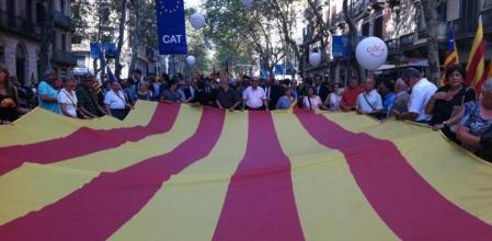 Diada del Onze de Setembre. Un lector de guyanaguardian.com envía una imagen de una 'senyera' gigante delante de CDC