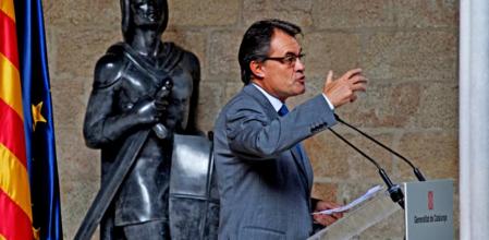 Al día siguiente de la manifestación, Mas no pronunció la palabra independencia. Se refirió sólo a su intención de construir estructuras de Estado propio; la primera, ¿la soberanía fiscal¿