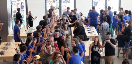 Un vídeo de la inauguración de la segunda App Store de Barcelona protagonizó los primeros minutos de la presentación del iPhone 5