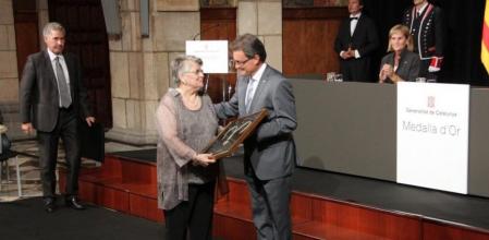 Mas entrega la Medalla d'Or de la Generalitat a a la viuda de Barrera, Misericòrdia Pellicer