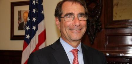 El exembajador de los EE.UU. en España, Alan D. Solomont