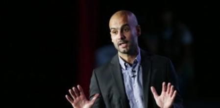 El director técnico de fútbol español Josep Guardiola habla durante el foro 