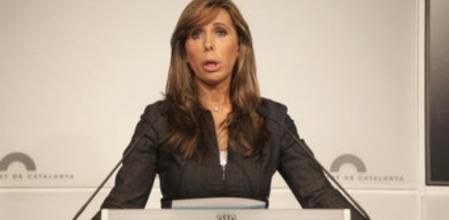 La presidenta del PPC, Alicia Sánchez-Camacho, en la rueda de prensa posterior a la intervención de Artur Mas en el Parlament