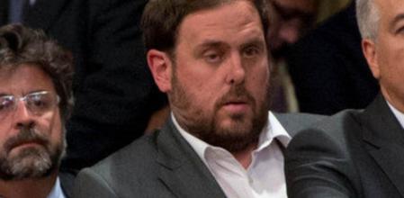 Oriol Junqueras, durante la intervencion de Artur Mas en el Parlament de Catalunya donde ha anunciado el adelanto de las elecciones