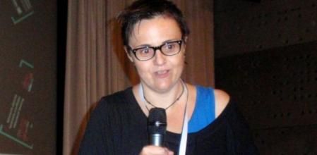 Dolors Reig, psicóloga social y autora del blog 'El caparazón', en una conferencia en Barcelona