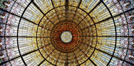 Vidriera del techo del modernista Palau de la Música Catalana