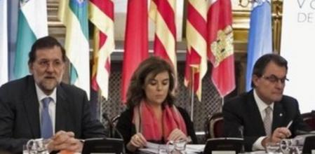 Mariano Rajoy, Soraya Sáez de Santamaría y Artur Mas, durante la V Conferencia de Presidentes en el Senado