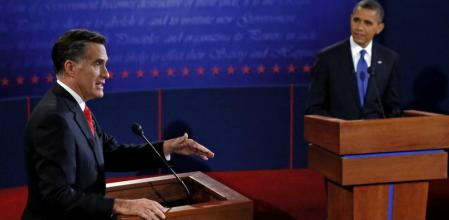 Barack Obama y Mitt Romney, en su primer debate electoral en la campaña para las elecciones presidenciales en EE.UU.