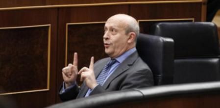 El ministro de Educación José Ignacio Wert, en el pleno de control en el Congreso
