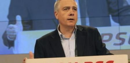 El primer secretario del PSC, Pere Navarro, interviene en el Consell Nacional del partido en el que se aprueban hoy las candidaturas socialistas para las próximas elecciones al Parlament de Catalunya