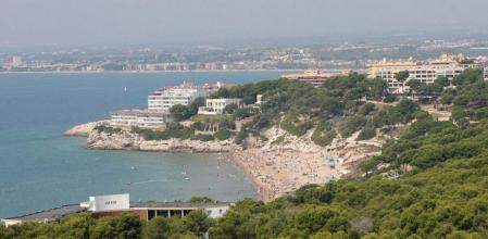 El proyecto, que necesita capital privado, incluye 900 amarres a la zona de Barcelona World.