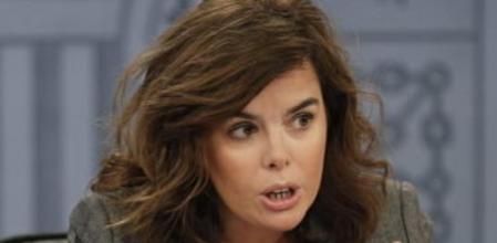 -La vicepresidenta del Gobierno, Soraya Saénz de Santamaría, durante la rueda de prensa que ofreció tras la reunión del Consejo de Ministros.