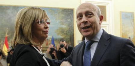 La consejera de Educación de la Generalitat de Catalunya, Irene Rigau, y el ministro de Educación, José Ignacio Wert, durante la Conferencia Sectorial de Educación