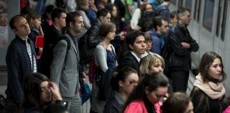 Aglomeración en el metro en Barcelona.