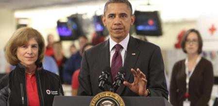 Obama se dirige a los afectados desde la sede de la Cruz Roja en Washington.