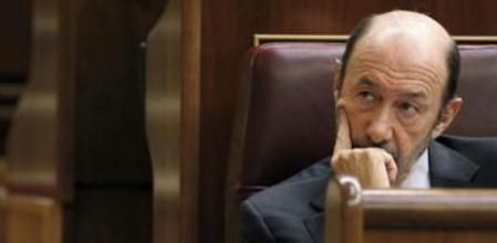 El líder de la oposición socialista, Alfredo Pérez Rubalcaba, durante la sesión de control al Ejecutivo celebrado hoy en el Congreso.