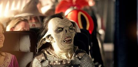 Hobbits, orcos y elfos instan a los pasajeros Air New Zealand a abrocharse el cinturón de seguridad, a través de un vídeo