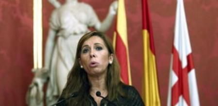 La candidata del PPC a la Generalitat, Alicia Sánchez-Camacho, durante un desayuno-coloquio organizado por la Cámara de Comercio