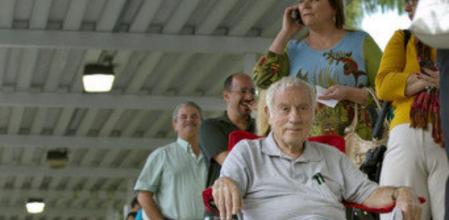 Largas colas para votar en Florida, estado que podría registrar un récord de participación