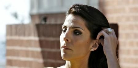 Jill Kelley, mujer maronita de 37 años de origen libanés residente en Tampa y amiga de la familia del general Patraeus, fue víctima de ciberacoso por parte de la amante del militar.