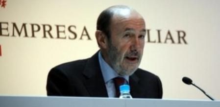 El secretario general del PSOE, Alfredo Pérez Rubalcaba, en el Palau de Congressos.