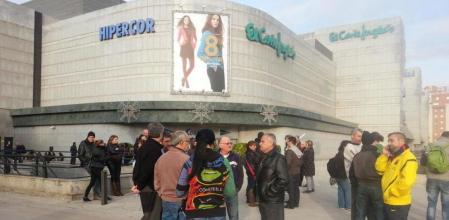 Los piquetes han impedido la apertura de los centros comerciales