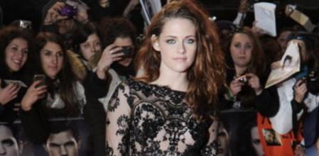 La actriz estadounidense Kristen Stewart a su llegada al estreno de la película 