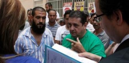 El portavoz de la PAH de Tarragona y el propietario afectado por un desahucio en el barrio de Sant Salvador, el último caso mediático y que se remonta a noviembre de 2012