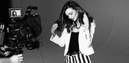 Miranda Kerr en una de las imágenes del shooting que hizo para Mango