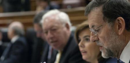 El presidente del Gobierno, Mariano Rajoy, en su escaño del Congreso antes de un pleno