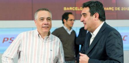 El primer secretariod el PSC, Pere Navarro, junto al alcalde de Sabadell, Manuel Bustos, en una imagen de archivo
