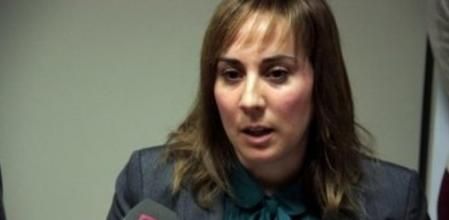 La alcaldesa de Montcada i Reixac, Maria Elena Pérez, en la comparecencia ante la prensa.