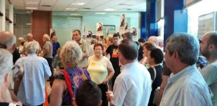 Los afectados de 'estafabanca' protestan cada jueves en oficinas bancarias
