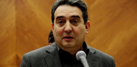 Manuel Bustos anuncia en el Ajuntament de Sabadell que renuncia temporalmente a la alcaldía y que nombra un alcalde temporal