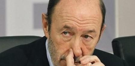 El secretario general del PSOE, Alfredo Pérez Rubalcaba, durante la reunión celebrada en la sede de la formación en la calle Ferraz