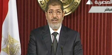 Mohamed Morsi, durante una declaración televisiva