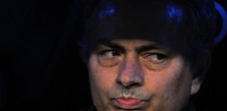 Mourinho, en el banquillo durante el partido contra el Espanyol