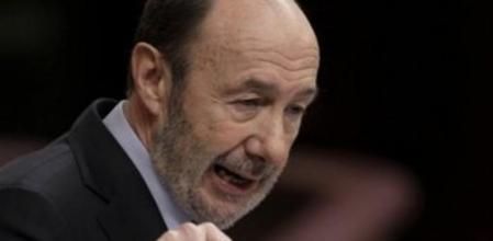 El líder del PSOE, Alfredo Pérez Rubalcaba, durante su intervención hoy en el pleno del Congreso.