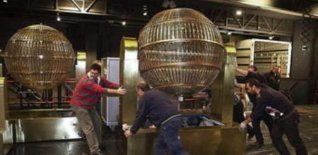 Los bombos del Sorteo de la Lotería de Navidad, en el Teatro Real