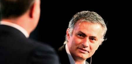 Jose Mourinho, durante su intervención en la gala de Globe Soccer, que se celebra en el emirato de Dubai
