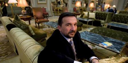 Sergio Vila-Sanjuán, fotografiado en un salón del hotel Palace de Barcelona