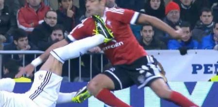 Imagen del plantillazo de Sergio Ramos a Augusto del Celta de Vigo que le valió la segunda tarjeta amarilla y la expulsión