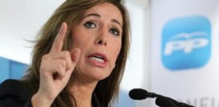 La presidenta del PPC, Alicia Sánchez-Camacho, durante una rueda de prensa en Barcelona