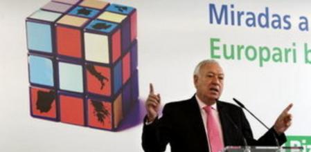 El ministro de Asuntos Exteriores y Cooperación, José Manuel García Margallo, durante su intervención en un desayuno de trabajo organizado en Bilbao por la Universidad de Deusto